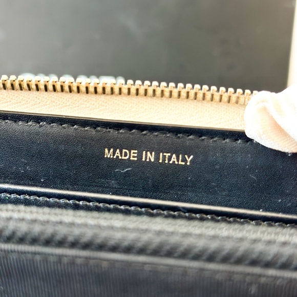 Chanel Zip Leather Wallet - Picture 12 of 16